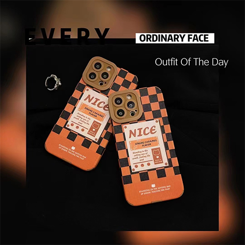 Capa de telefone com padrão de etiqueta